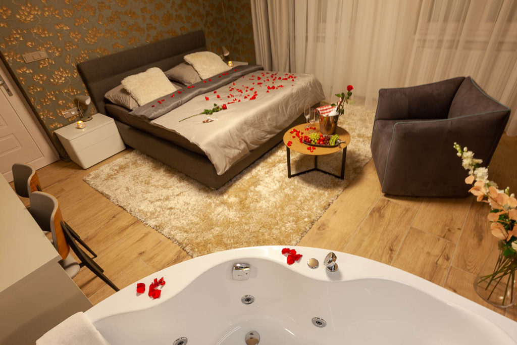 Romantický pokoj s vířivkou.